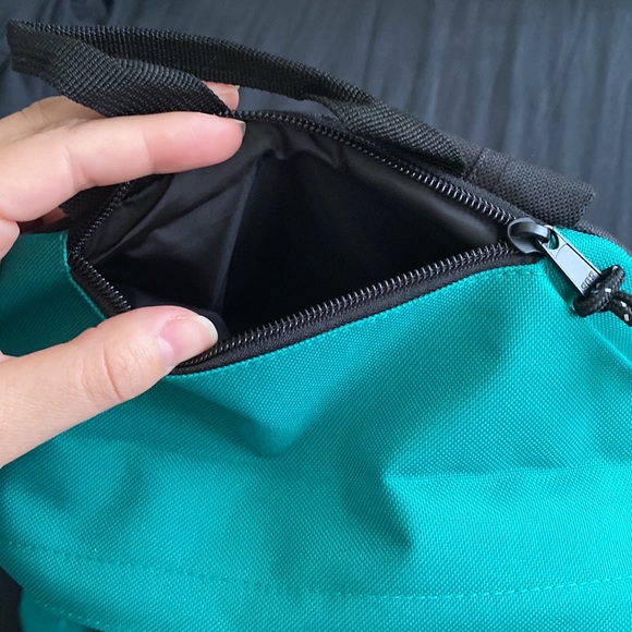 Back pack - Picture 4 of 7